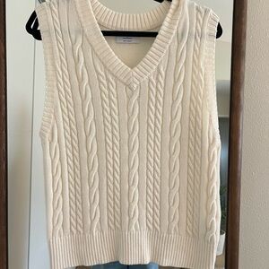 Old Navy V-Neck Cable Knit Sweater Vest - Cream